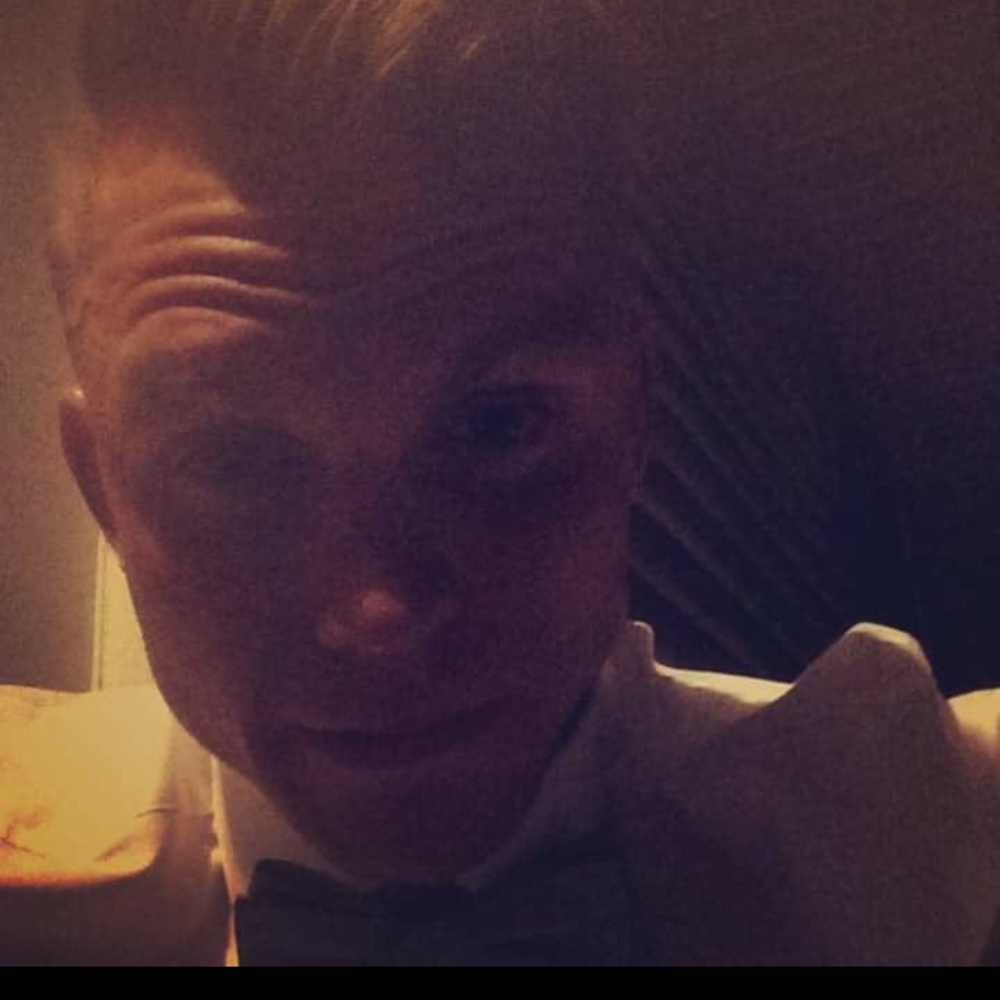 Meet your Posher, Dustin